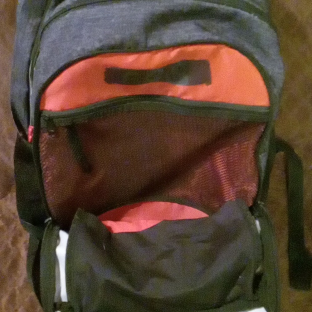 Backpack - Picture 4 of 8